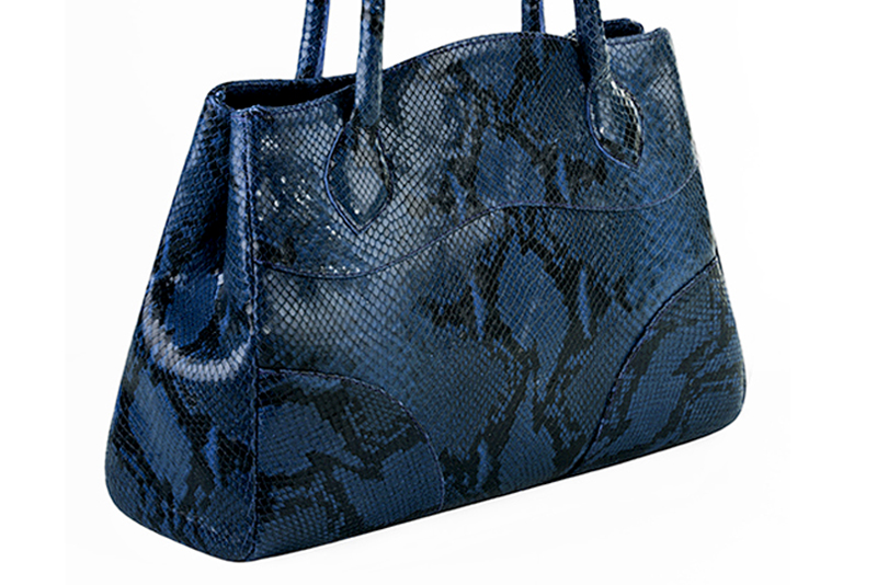 Navy blue women's dress handbag, matching pumps and belts. Front view - Florence KOOIJMAN